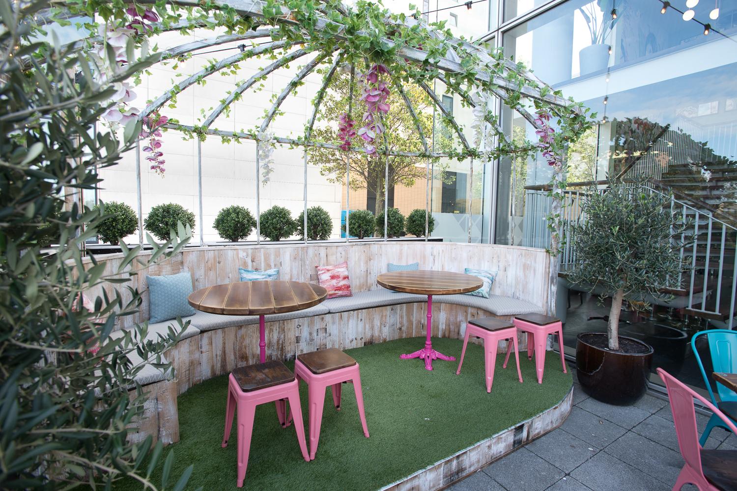 Slug and Lettuce Hub Milton Keynes UK Bar Reviews DesignMyNight