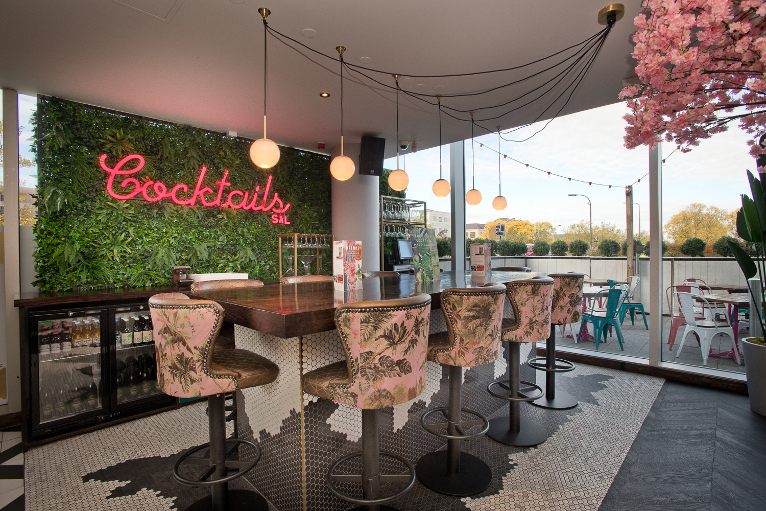 Slug and Lettuce Hub Milton Keynes UK Bar Reviews DesignMyNight