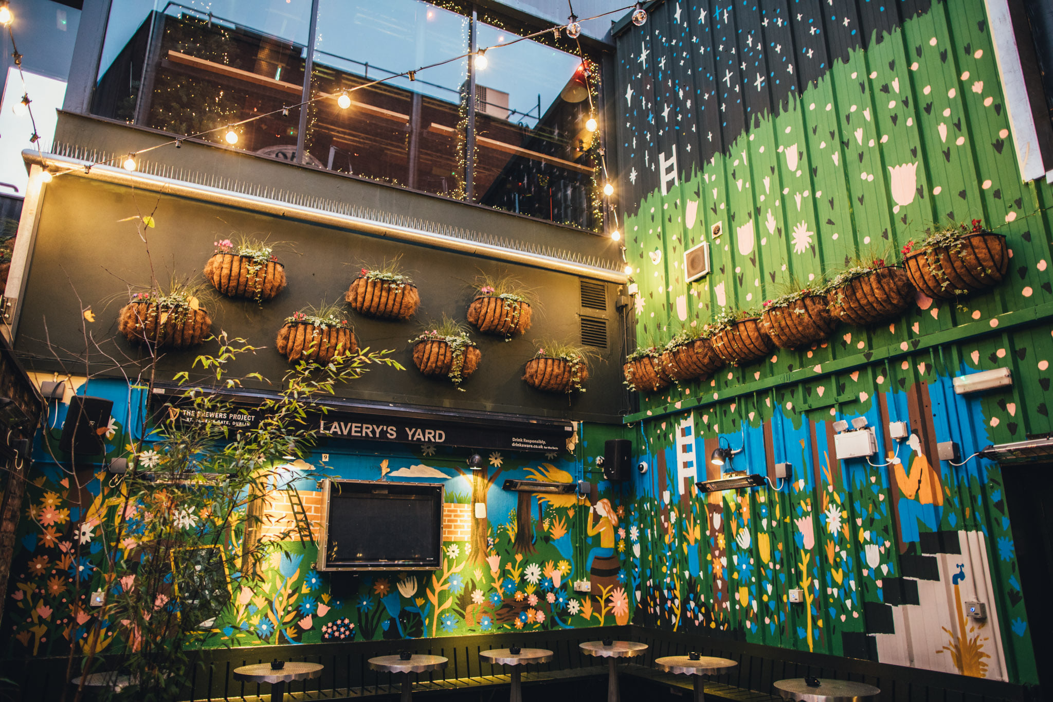 Laverys Historic Pub in Belfast DesignMyNight