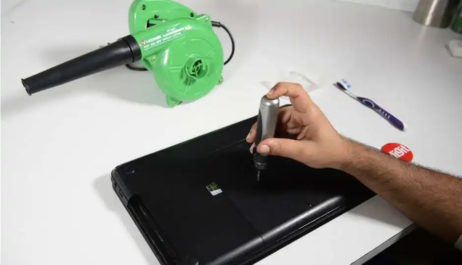How to clean your laptop at home nagrajtips