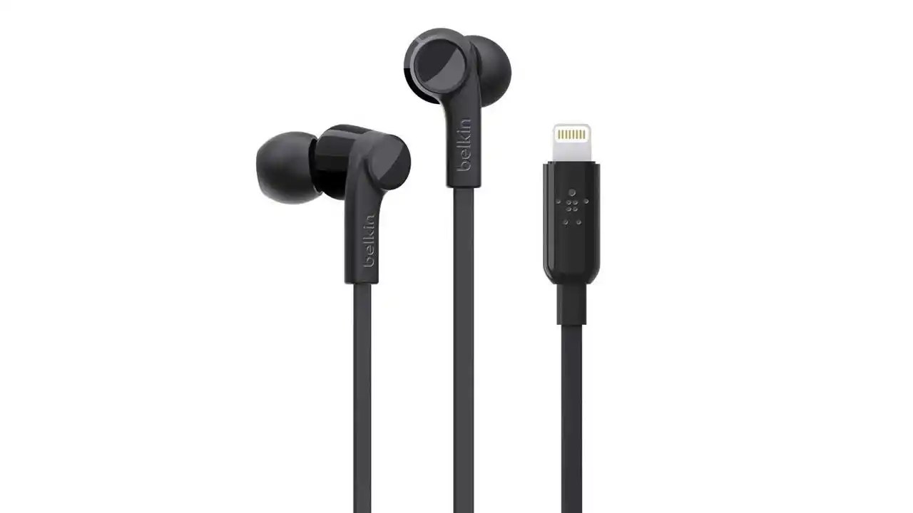 Affordable Earphones for iPhone Users Digit