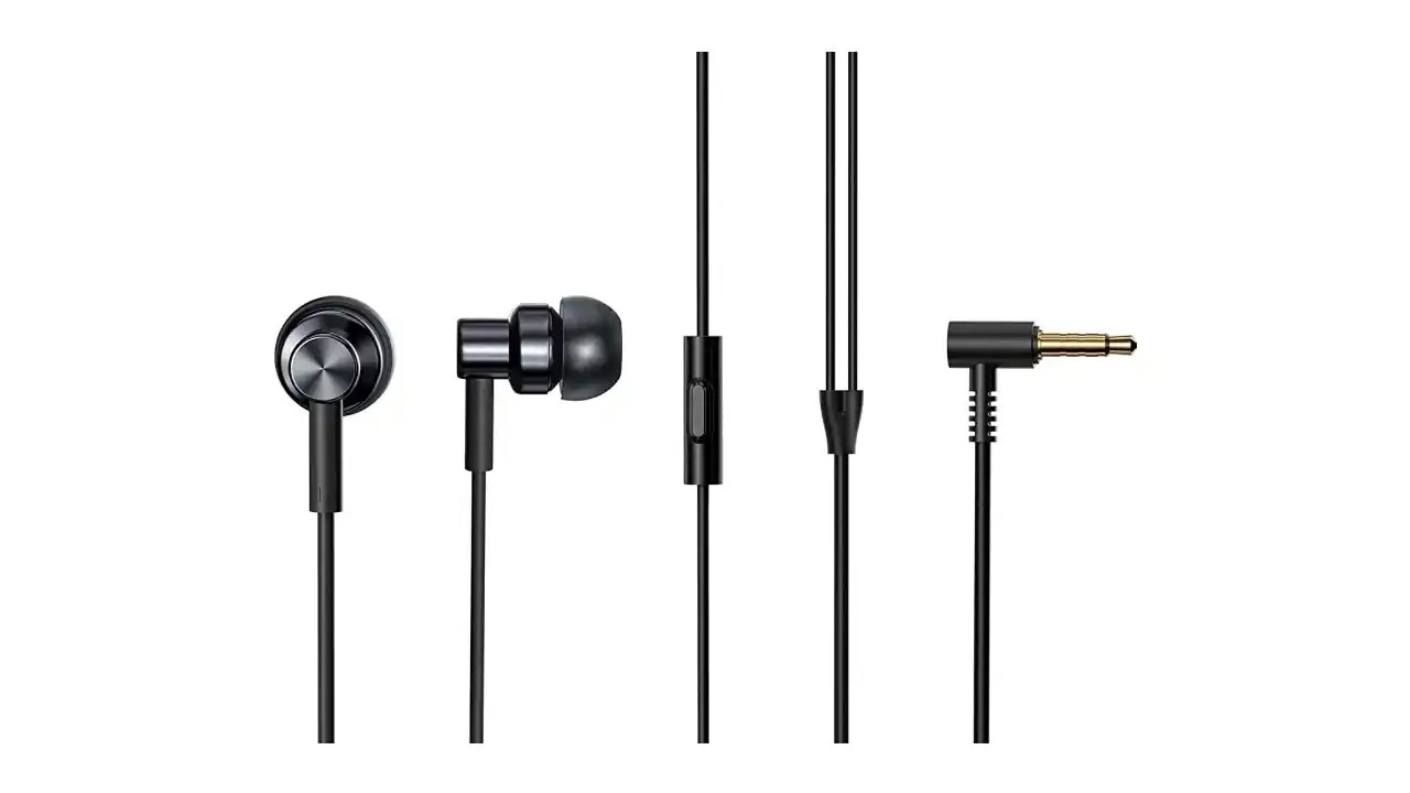 Budget Headphones With A Mic Digit