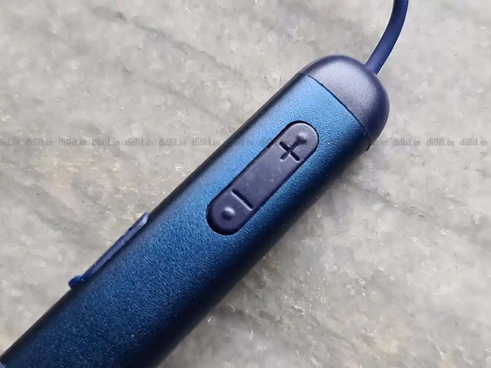 boAt Rockerz 330 Review Good choice for bass lovers