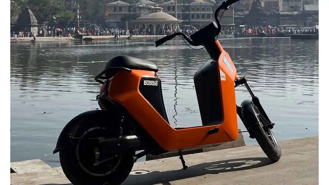 Revamp moto launched Indias first transformable electric vehicle RM