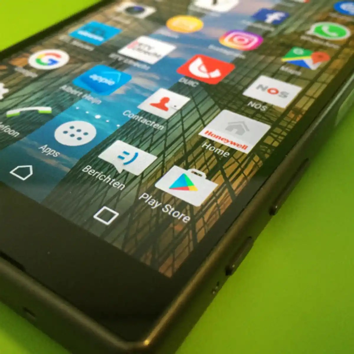 Google Play tweaks how ratings work, announces cash payments for