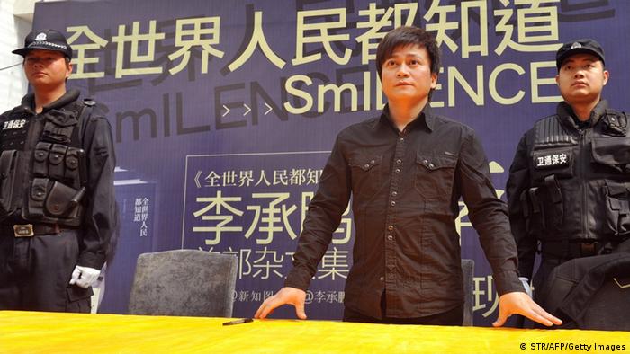 BobsHauptgewinner Li ″Liebe ist meine Waffe gegen die Macht″ Asien
