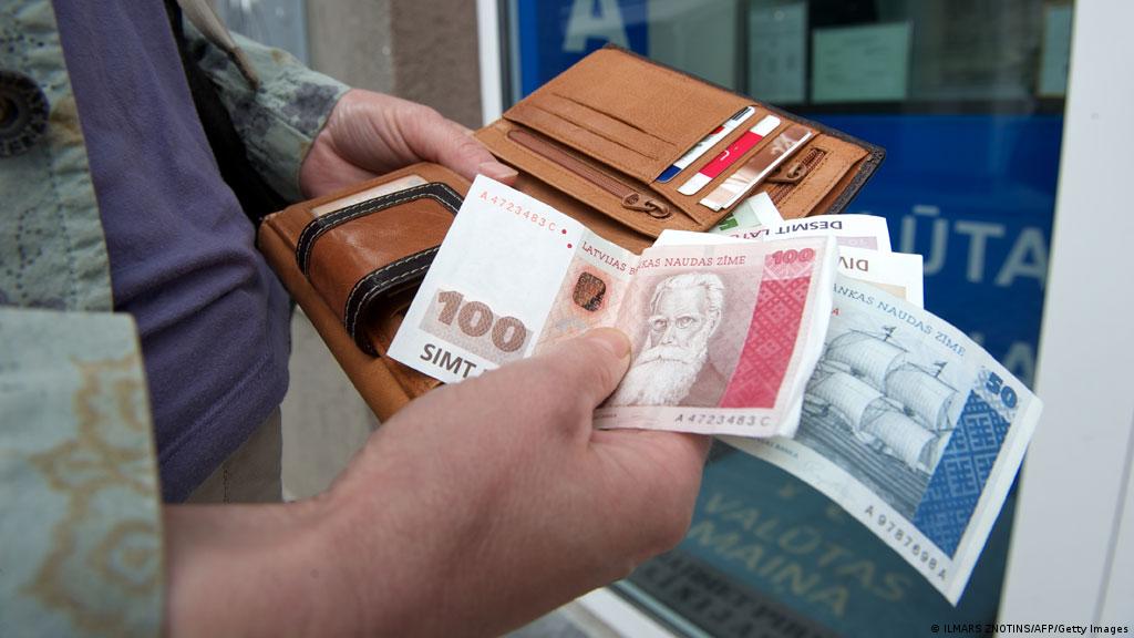 Latvija U Eurozoni Profitiraju Rusi Gospodarstvo Dw 09 06 2013