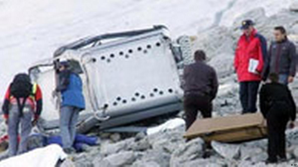 Austria Investigates Cable Car Crash DW 09/06/2005