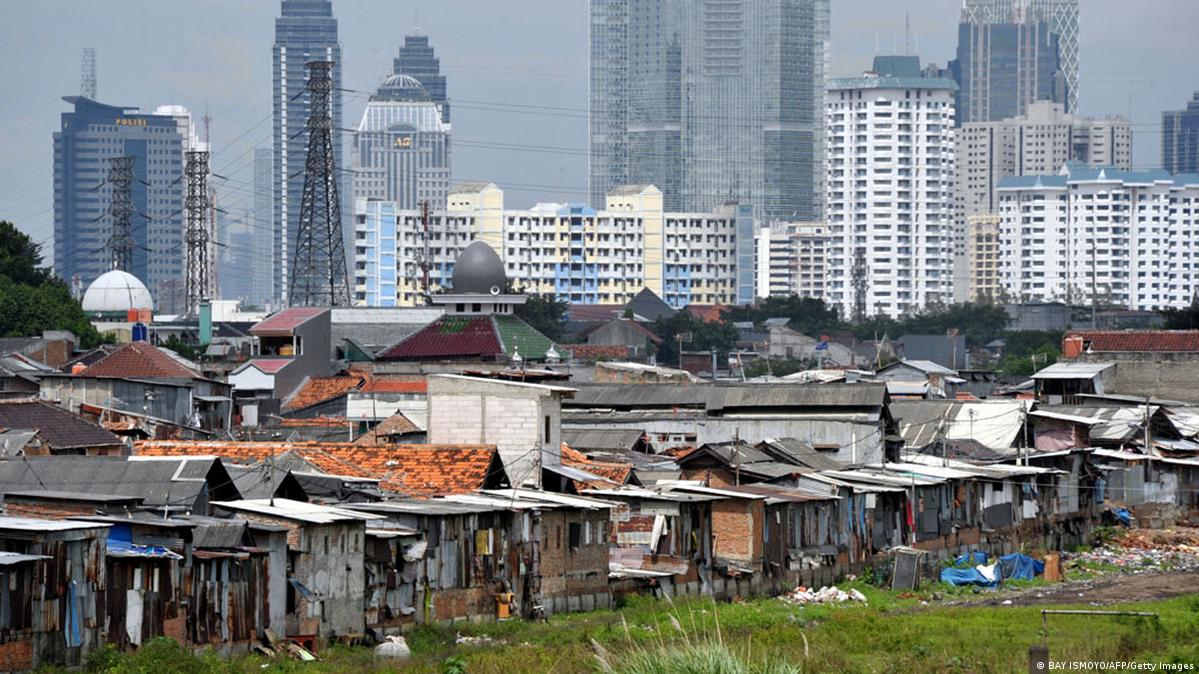 Di Indonesia, Harta 4 Milyarder = 100 Juta Warga Termiskin DW 23.02