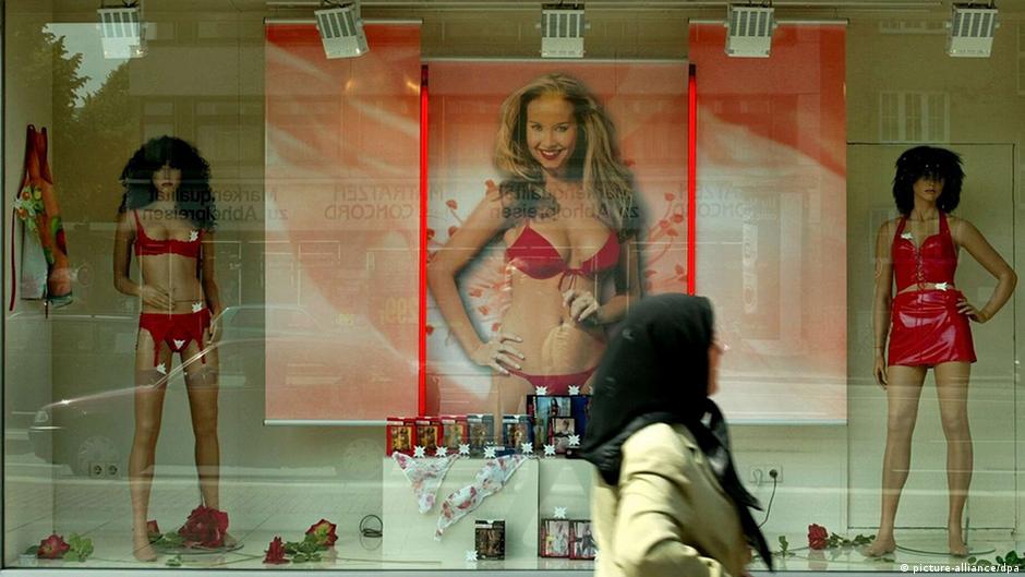 New York's war on porn stores – DW – 08/07/2017