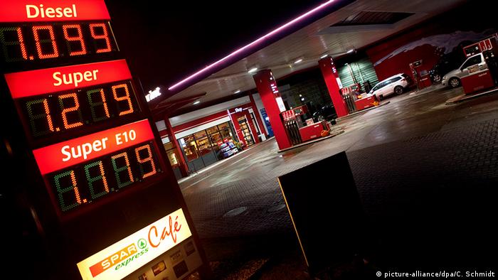 Zasto Je Dizel Jeftiniji Od Benzina Gospodarstvo Dw 02 10 2015