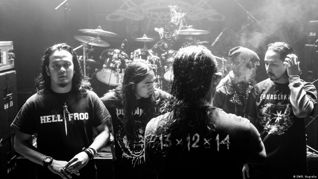 Klub Panti Jompo Kunjungi Festival Musik Heavy Metal Wacken – Dw – 02.08. 2019