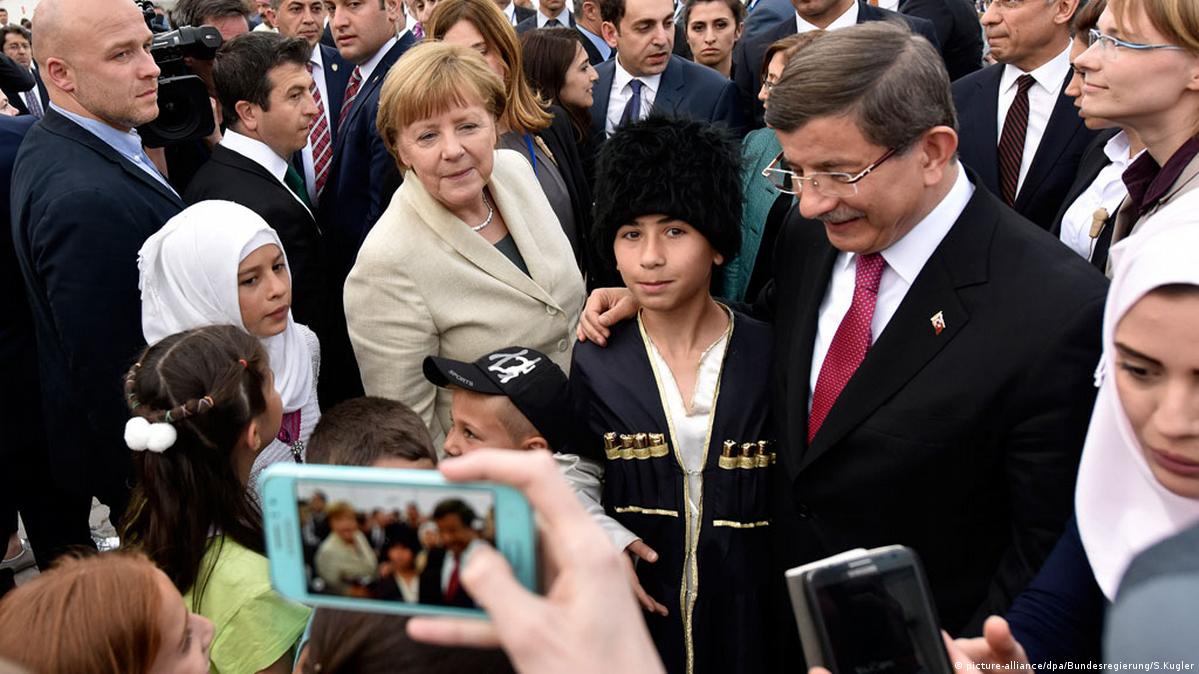 “We can do this!” Merkel and the Refugees DW 08/27/2016