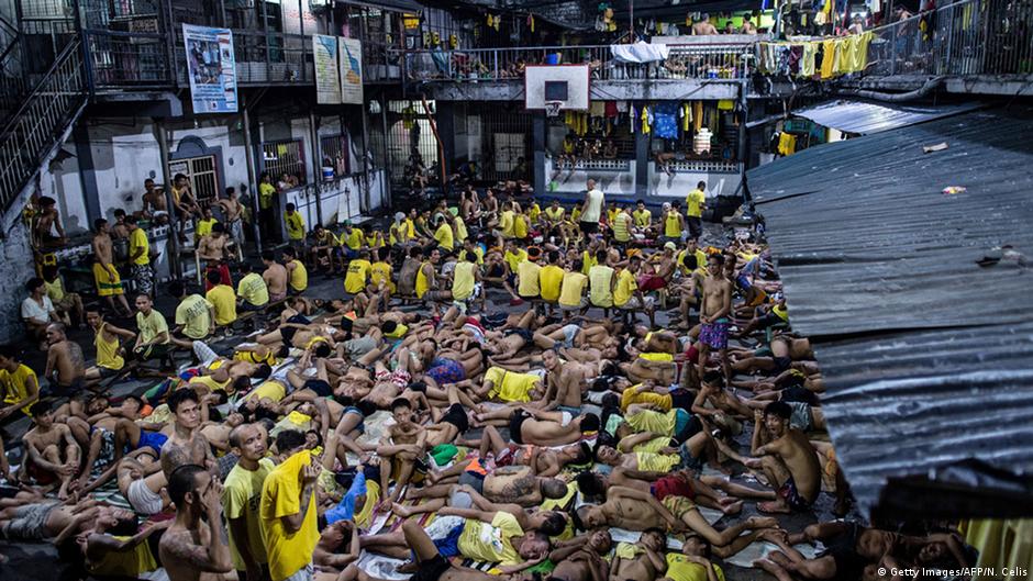 A look at the Philippines' overcrowded prisons DW 08/05/2016