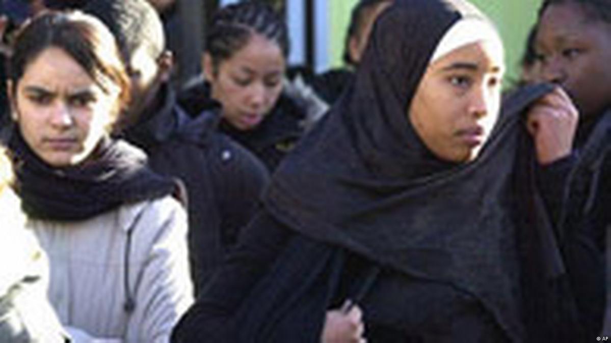 French Islam debate DW 04/05/2011