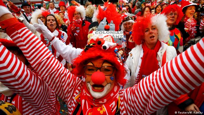 Laschet Karneval Kostüm Polizist Warum Die Gedenkminute Laschets Und Rekers In Karnevals