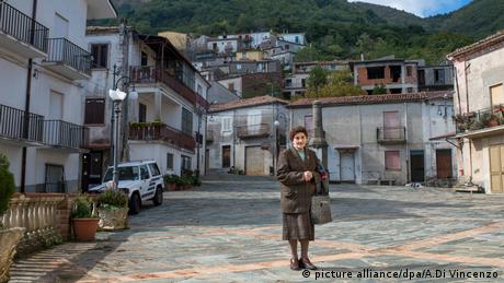 Abandoned City In China : What Has Become Of China S Ghost Cities Asia An In Depth Look At News From Across The Continent Dw 25 11 2016
