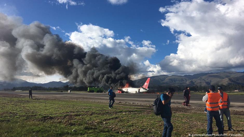 Peru plane bursts into flames after landing DW 03/29/2017