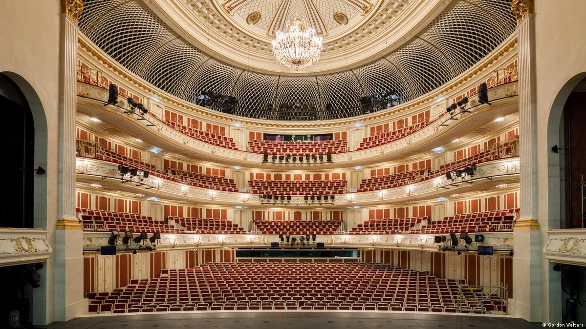 9 facts about Berlin's new Staatsoper DW 09/29/2017