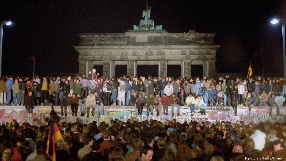 The fall of the Berlin Wall DW 11/08/2019