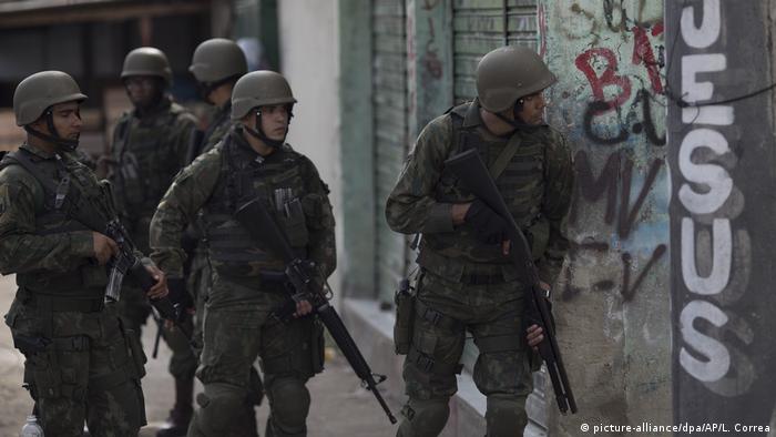 Brasilien Militär soll Bandenkriege beenden Deutschland DW 20.02