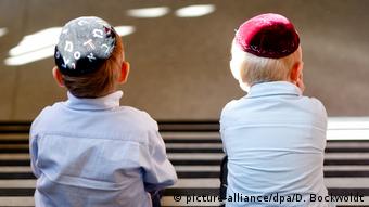 Die Kippa Als Symbol Der Ehrfucht Vor Gott Kultur Dw 19 04 2018