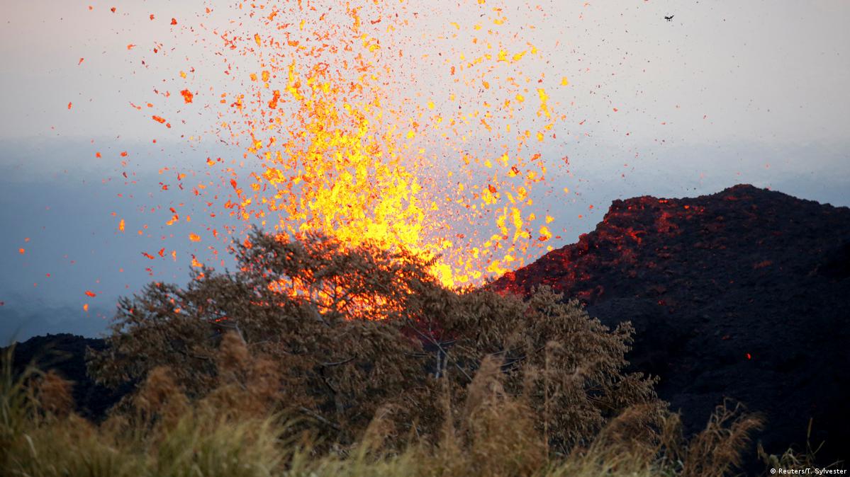 Hawaii's Kilauea volcano eruption causes weeks of destruction DW 05/20/2018