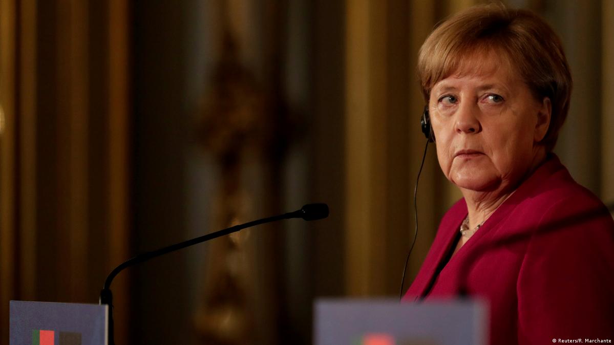 Did Merkel know about refugee agency problems? DW 06/03/2018