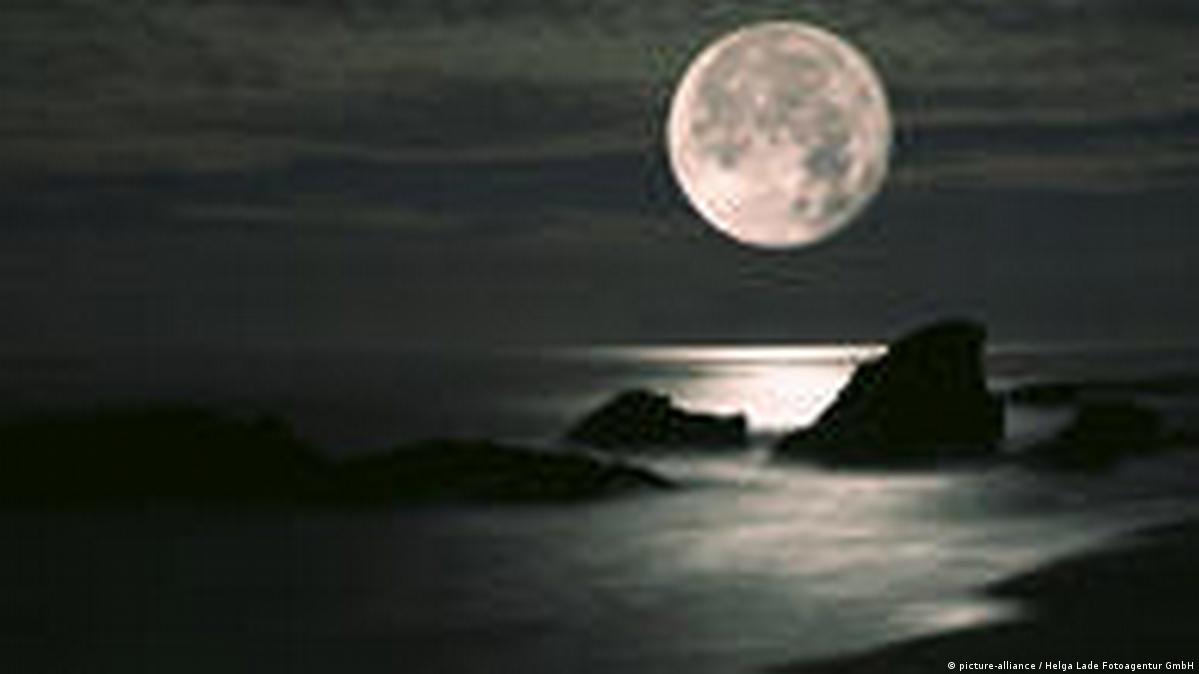 Shooting for the moon DW 08/12/2009