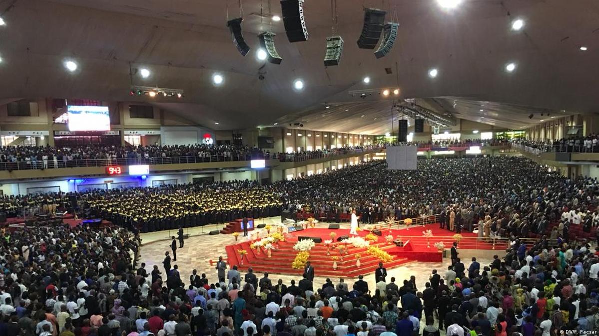 O negócio lucrativo das igrejas pentecostais da Nigéria DW 20/09/2018