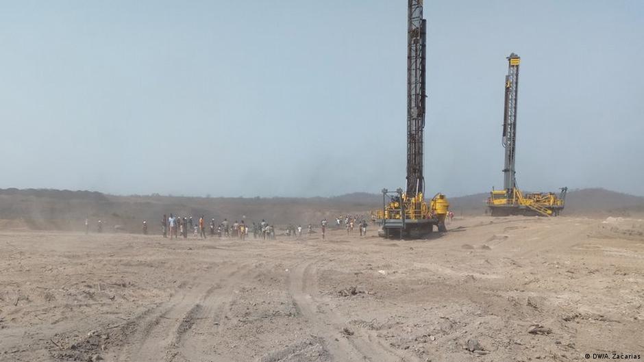 Moçambique Moradores em protesto paralisam mina da Vale