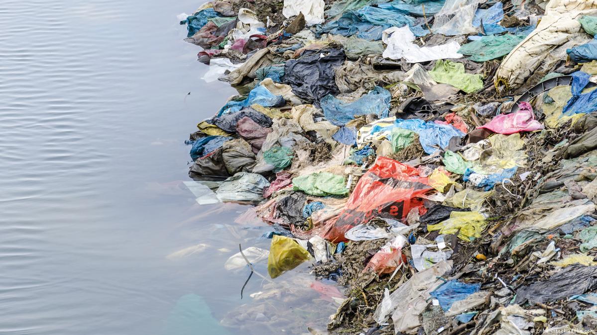 It's not just litter Plastic fuels climate change DW 05/15/2019