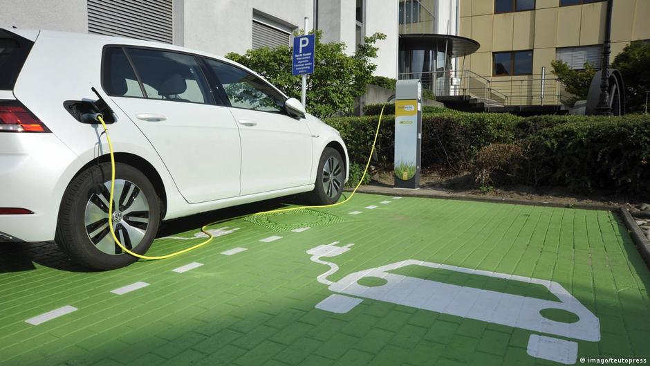 German government expands subsidies for electric cars News DW 05.