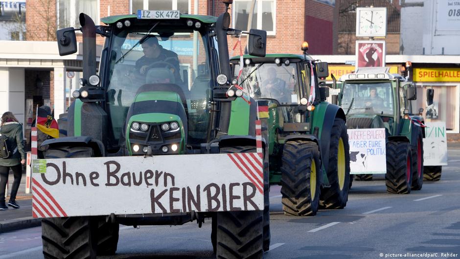Germany Thousands of farmers protest in Berlin News DW 17.01.2020