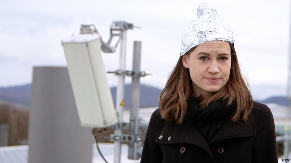 Why so slow? Germany's reluctant move into the digital age DW 02/19