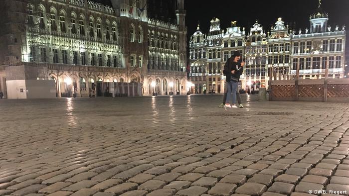 Corona Live Ticker Vom 17 Marz Deutschland Setzt Einreiseverbot Umgehend Um Aktuell Welt Dw 17 03 2020