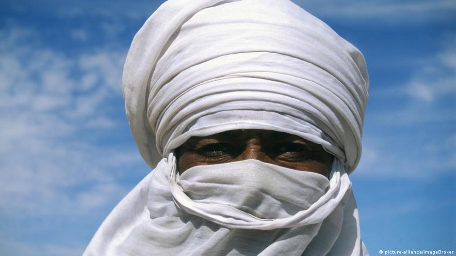 whats with all the hoodie and neck and face coverings? The North