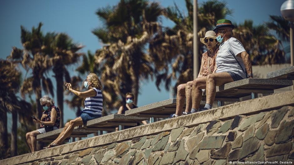 Spain to reopen to foreign tourists from July DW 05/25/2020
