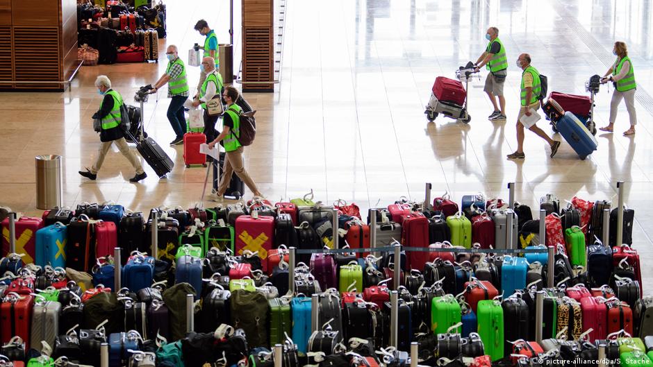 Why is there a shortage of staff at airports? DW 06/22/2022