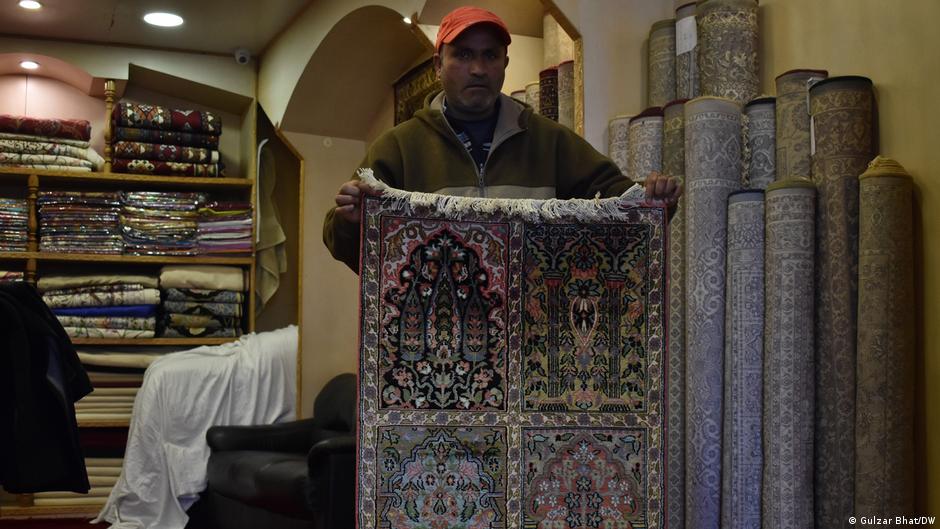 Lockdowns cripple Kashmir rug industry DW 09/17/2021