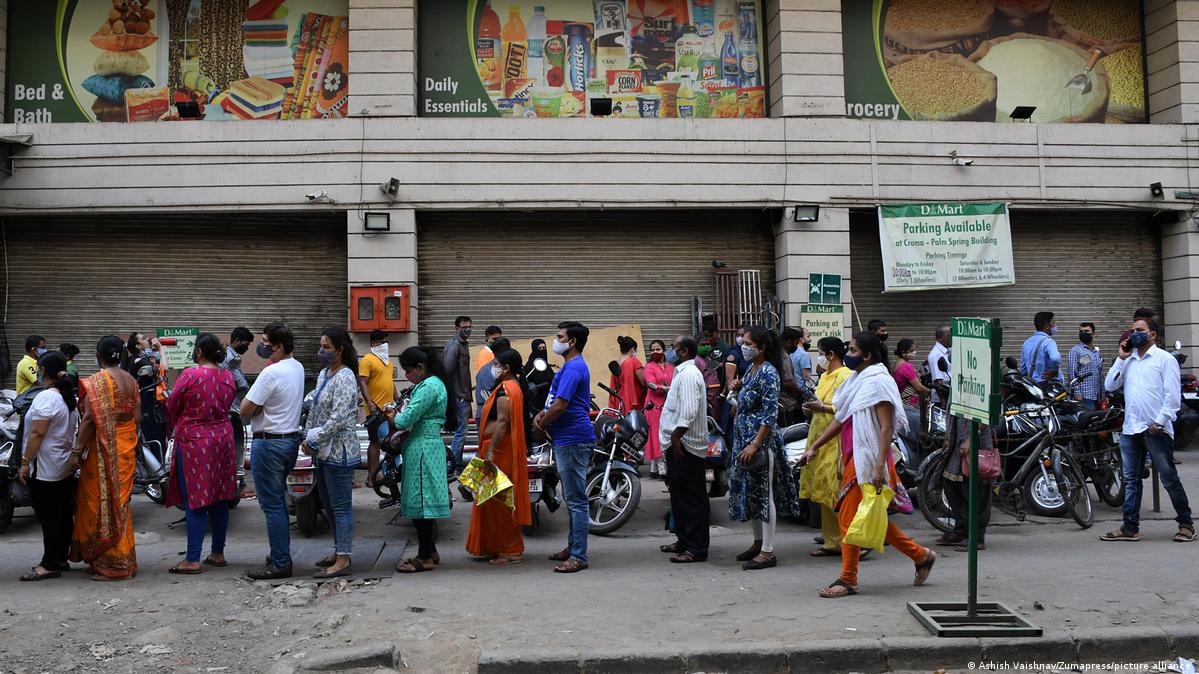 India's Mumbai lockdown threatens services DW 04/09/2021