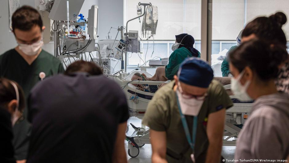 Quarantine period reduced in Turkey Turkey DW