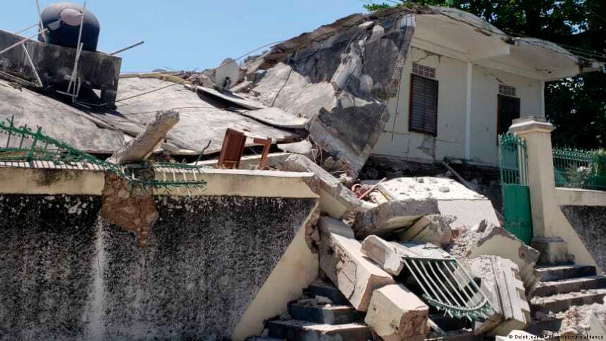 Hundreds dead in Haiti earthquake DW 08/15/2021