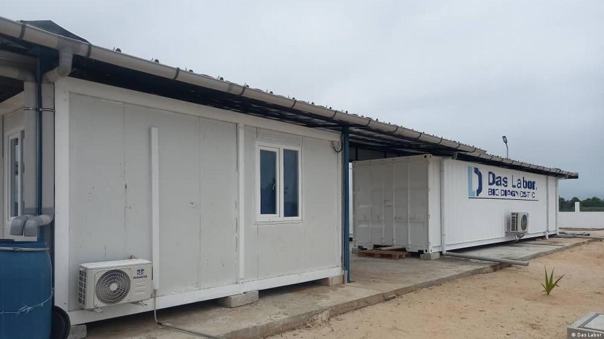 Première unité de fabrication de test Covid19 à Abidjan DW 16/09/2021