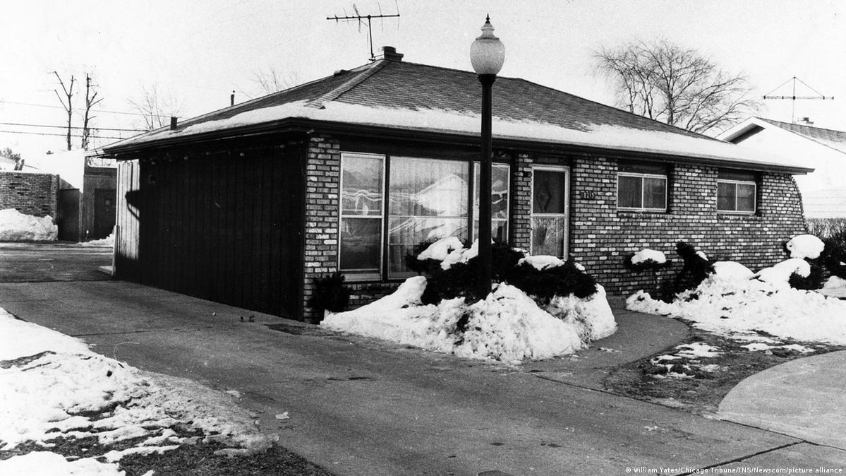 US Victim of serial killer John Wayne Gacy identified DW 10/25/2021