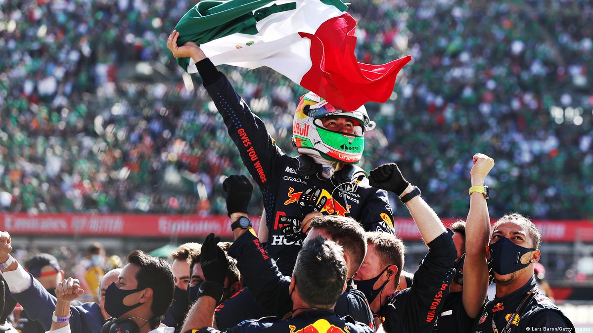 El renacimiento del piloto mexicano Sergio "Checo" Pérez DW 09/11/2021
