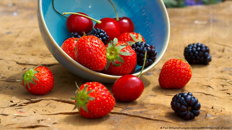 What are the fruits that contain a low percentage of sugar? health