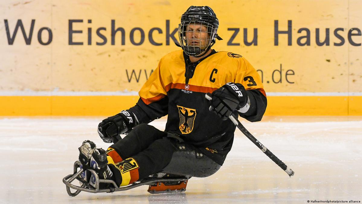 Para ice hockey Speed and elegance with stick and blade DW 12/03/2021