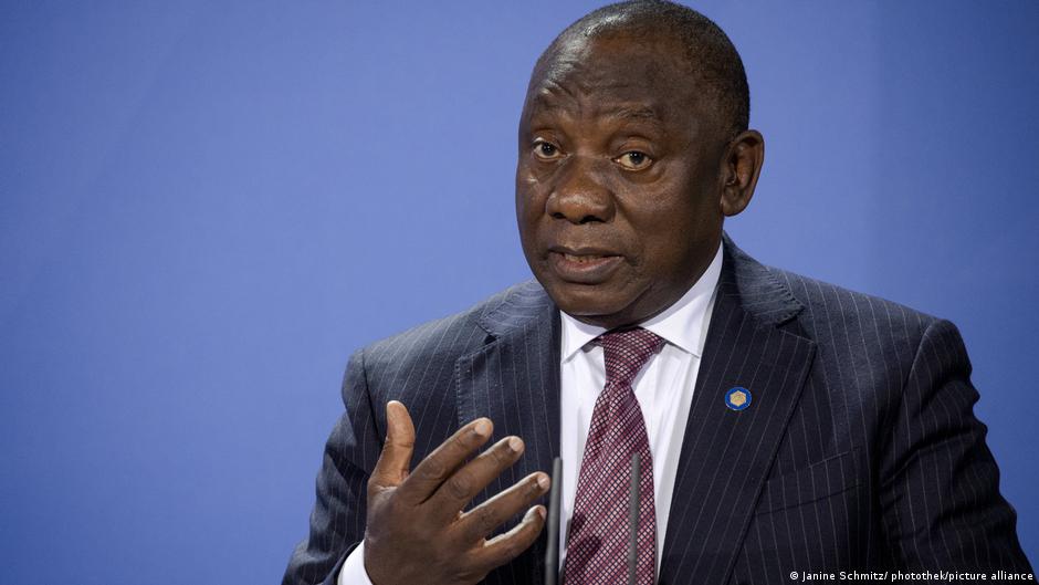 COVID South Africa loosens restrictions amid falling cases DW 03