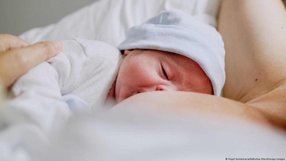 Is breastfeeding too hyped up? DW 06/17/2022